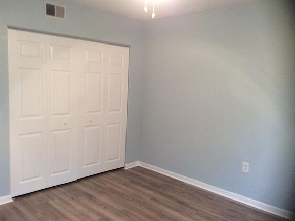 4th image of 2512 W Stroud Ave APT 121