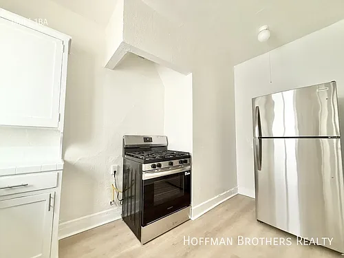 207 S Berendo St Photo 1