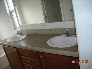 3rd image of 889 Tea Ct