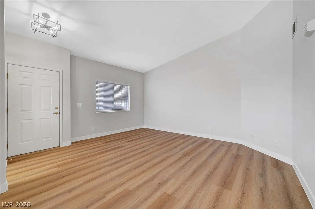 2 bed, 2.0 bath, 1186 sqft, $1,800 — Photo 4