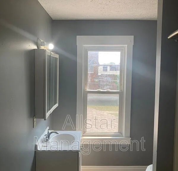 14221 Darley Ave — Photo 3