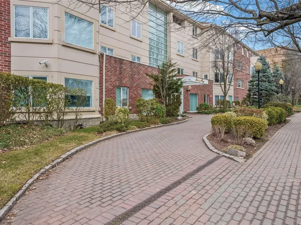 171 Great Neck Road #3C, Great Neck, NY 11021