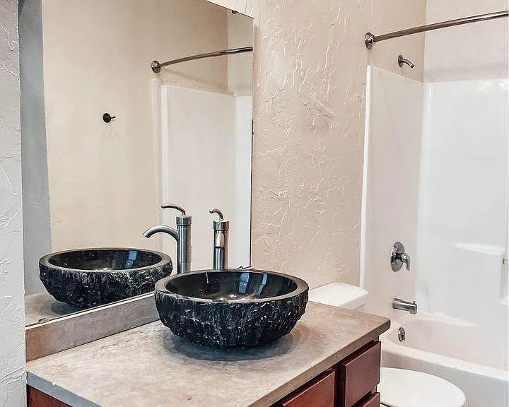 209 W McDaniel St #207 — Photo 6