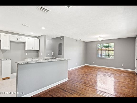 3rd image of 3126 Martha St #1