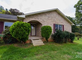 9 Lorena Dr, Asheville, NC 28806