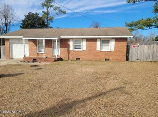 317 Sterling Ct, Jacksonville, NC 28546