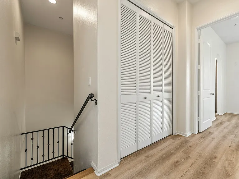 1472 Patricia Ave — Photo 6