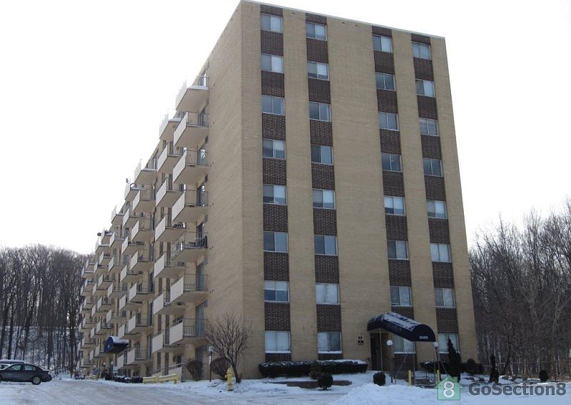 1st image of 25400 Euclid Ave