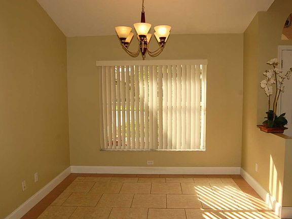 5th image of 3160 Lago Vista Dr