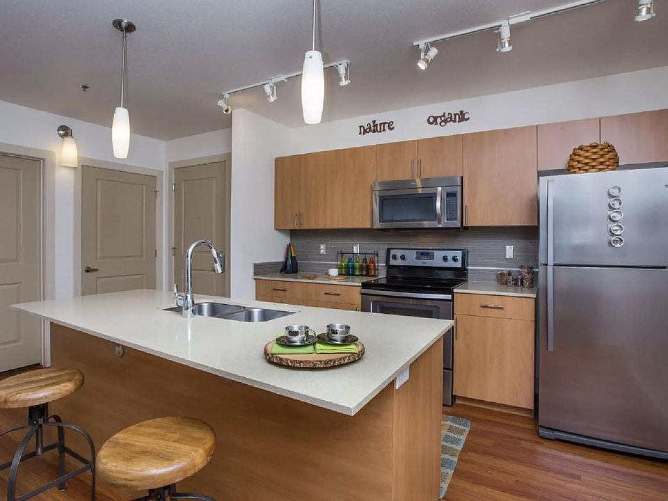 1st image of 1139 Lawrence St #716