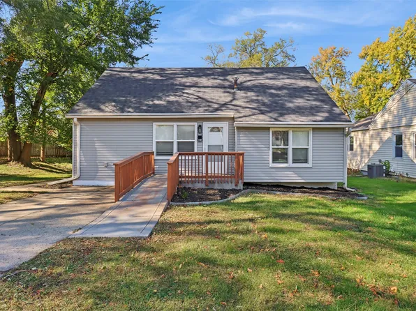 4120 57th St, Des Moines, IA 50310