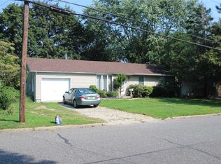 2811 Eagle Ave, Medford, NY 11763