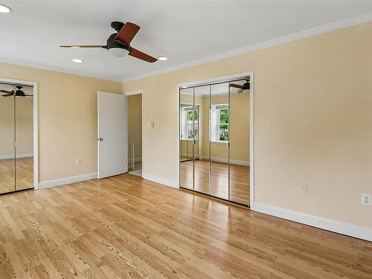 4 Kirkfield Ct — Photo 13