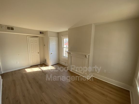 5th image of 511 Willis St APT 1