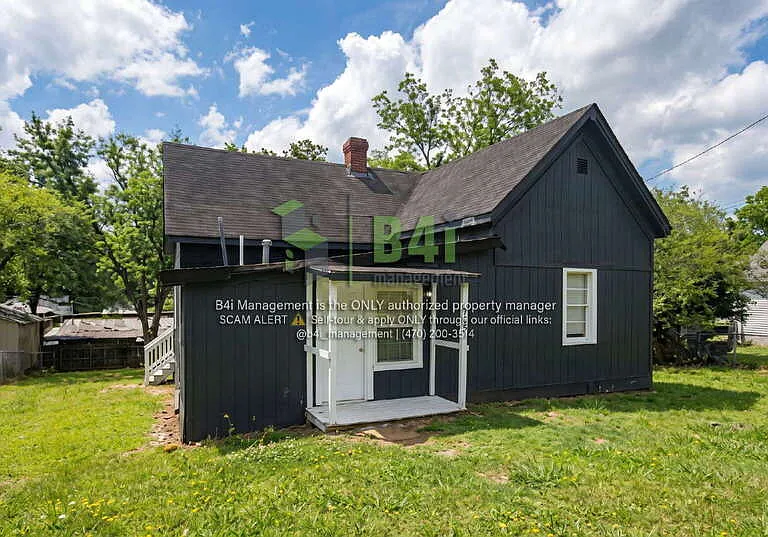 705 Barnesville St — Photo 1