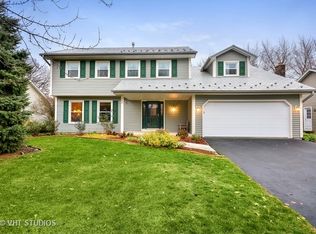 908 Creekside Cir, Naperville, IL 60563