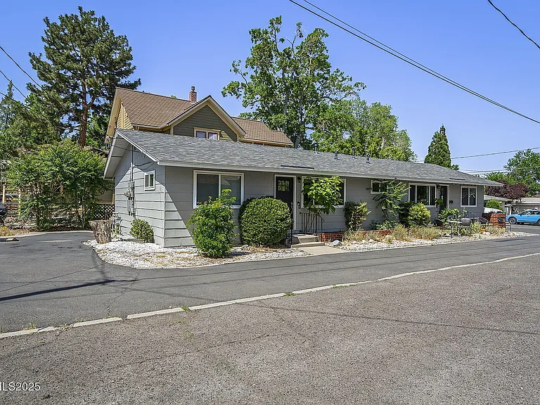 1227 Gordon Ave #A — Photo 1