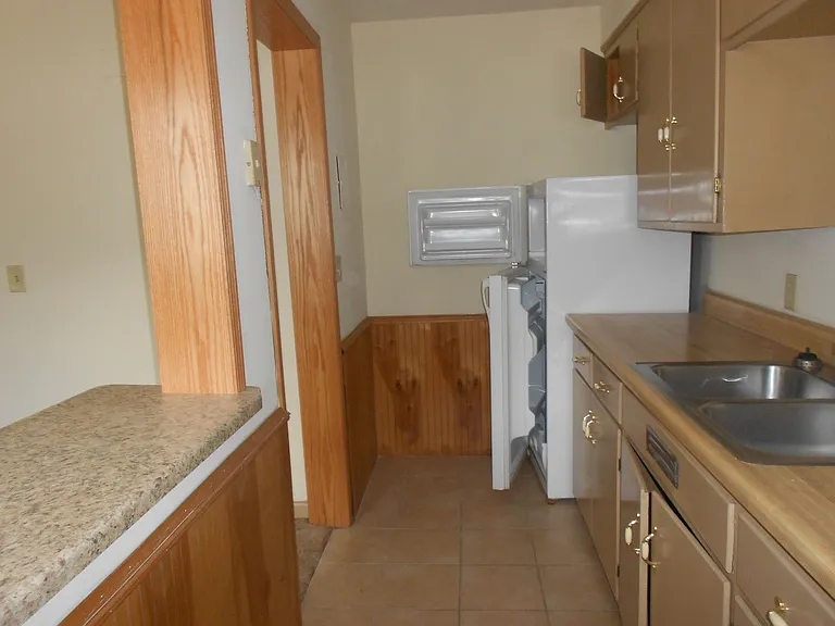 905 Kilian Blvd SE — Photo 7