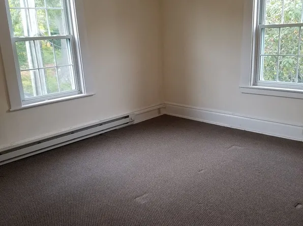 2 Bay Road, 2 Bay Rd #4, Newmarket, NH 03857