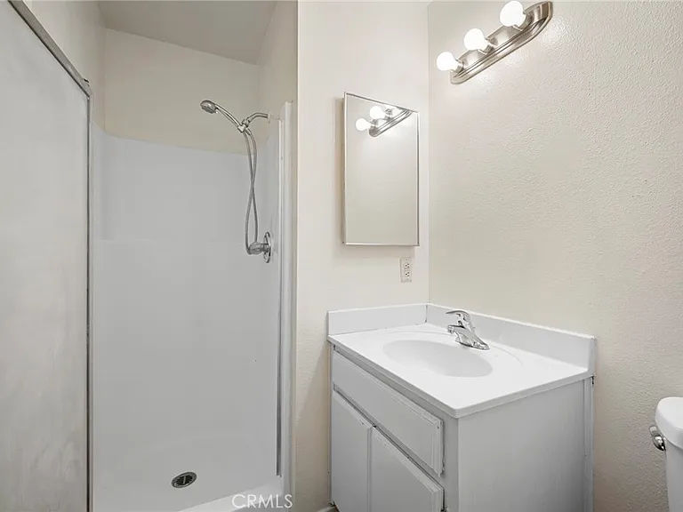 330 Pioneer Dr — Photo 14