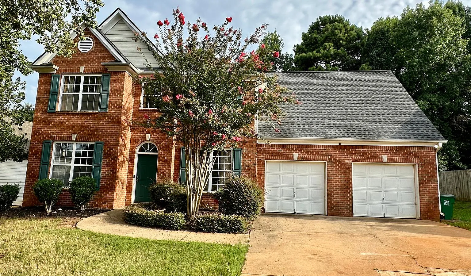 8012 Abington Dr — Photo 1