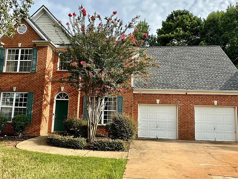 8012 Abington Dr — Photo 1