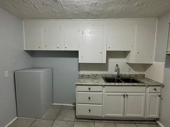 2nd image of 1364 Harrison St APT 2
