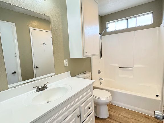 5th image of 180 E La Verne Ave APT 7