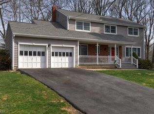 7 Foxwood Ln, Randolph, NJ 07869