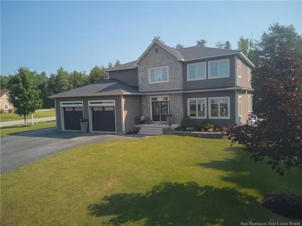 18 Gulliver St, Miramichi, NB E1V 7N5
