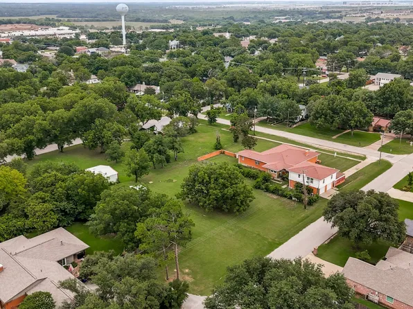 618 W 5th St, Justin, TX 76247