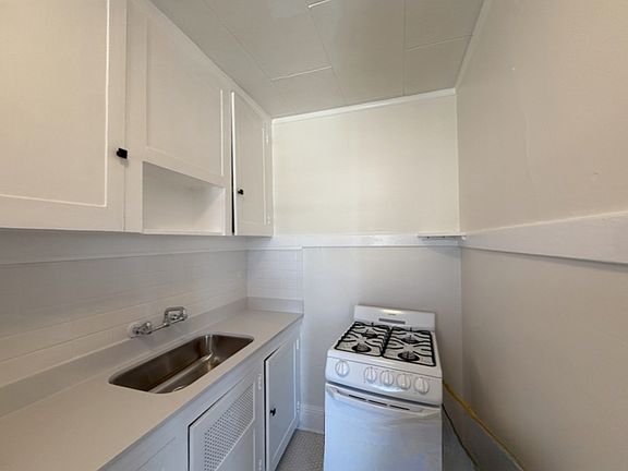 2nd image of 2141 Swan Ct APT 1