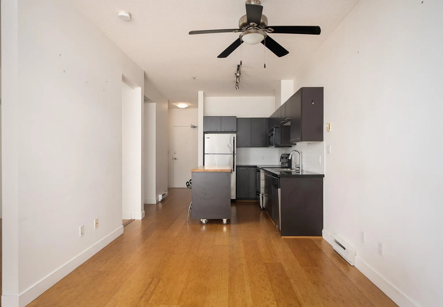 1 bed, 643 sqft, $2,600 — Photo 4