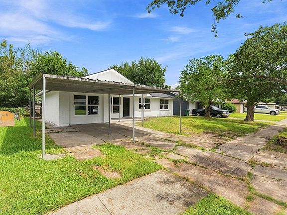2nd image of 3017 Cedarcrest Dr