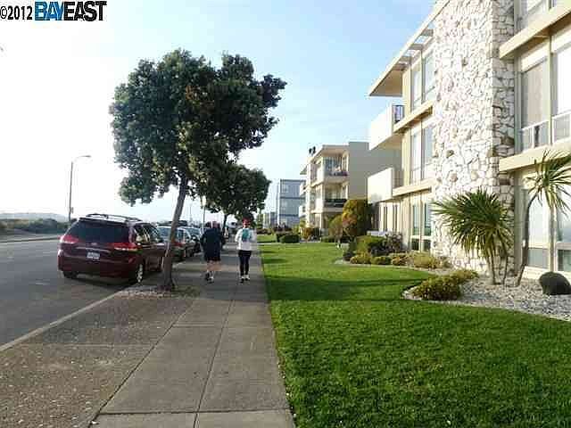 1st image of 1825 Shoreline Dr APT 215