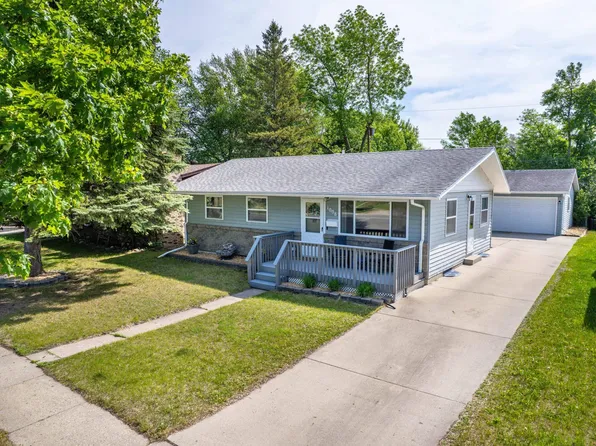 1008 14th St N, Moorhead, MN 56560
