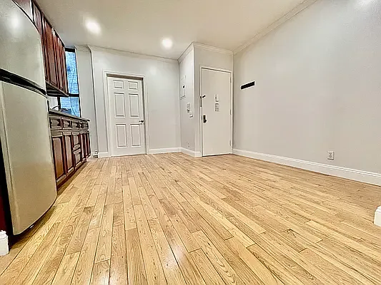 325 E 90th St #4RE — Photo 5