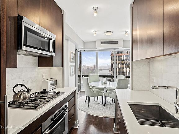 4th image of 530 E 76th St APT 27H