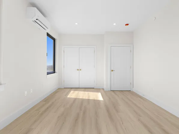 4525 Bergenwood Avenue image 34 of 74