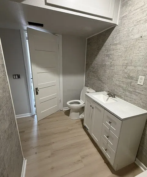 2705 N Bremen St — Photo 11