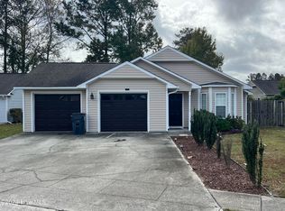 1446 Forest Hill Dr, Navassa, NC 28451