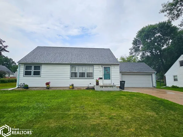 305 N Harrison St, Lake Mills, IA 50450