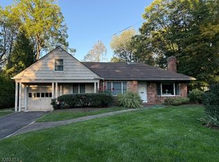 130 Greenwood Rd, Mountainside, NJ 07092