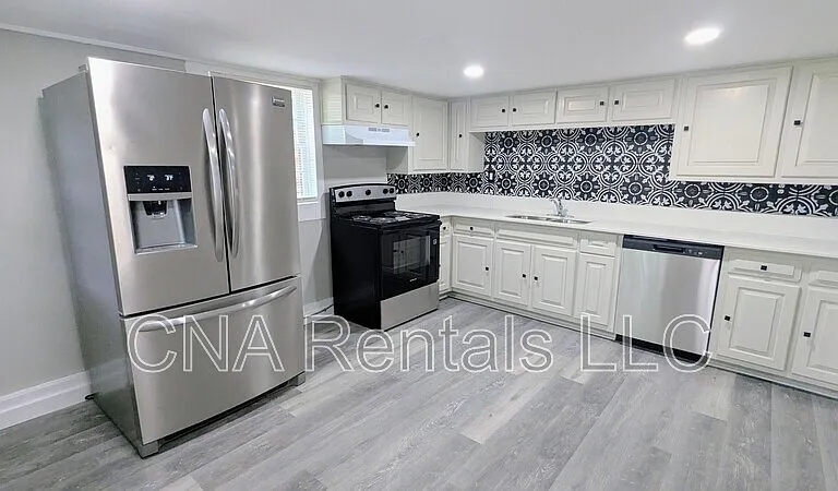 1772 Martin Pl SE #B — Photo 7