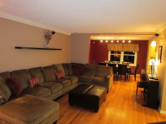 4th image of 93 Cosey Beach Ave APT 6
