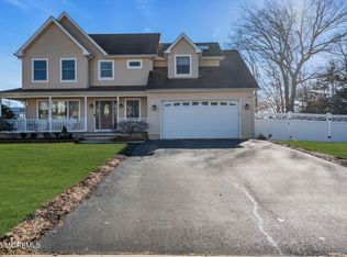15 Eagle Drive, Bayville, NJ 08721