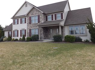 756 Rohen Ridge Dr, Lititz, PA 17543