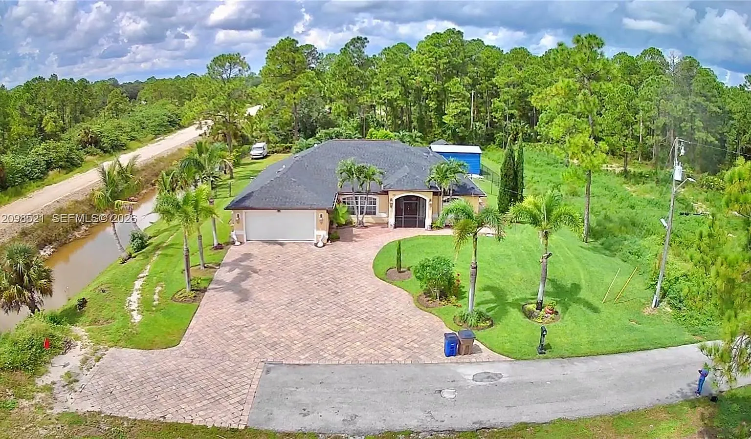 4 bed, 2.0 bath, 2068 sqft, $3,100 — Photo 1