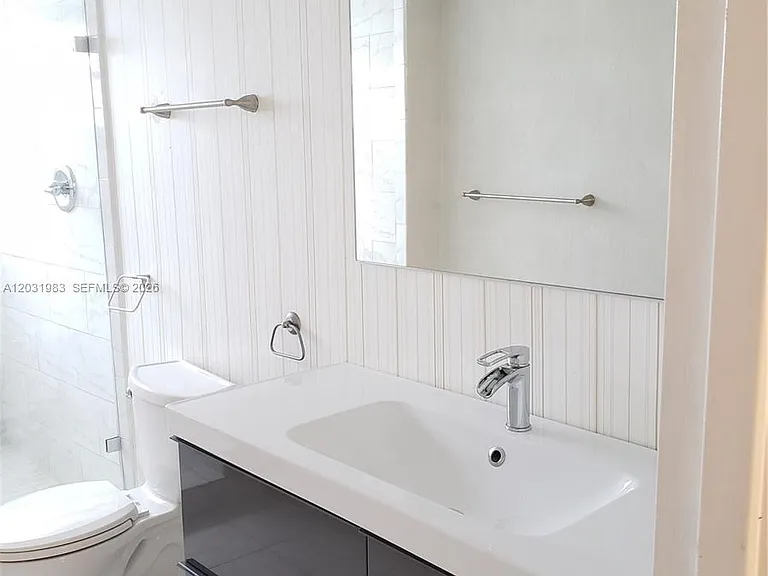 100 Golden Isles Dr #Penthouse 7 — Photo 12
