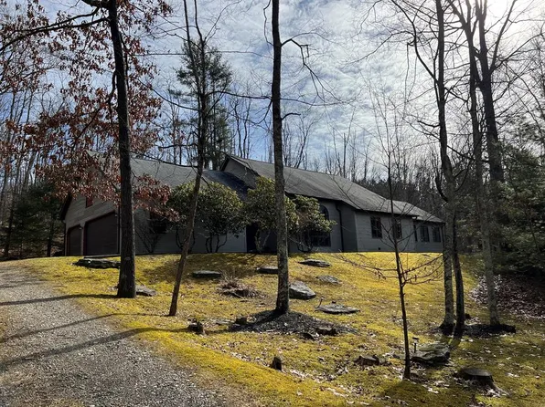 2858 Lake Rd, Towanda, PA 18848
